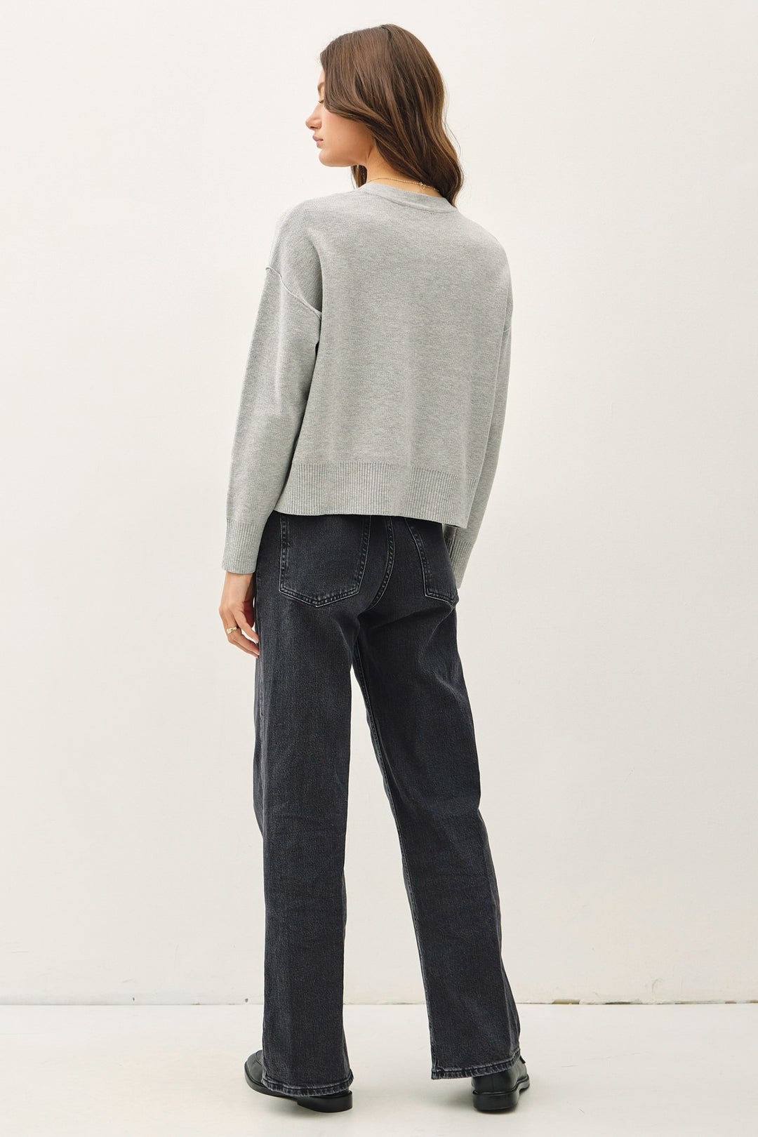 FRONT SEAM SWEATER