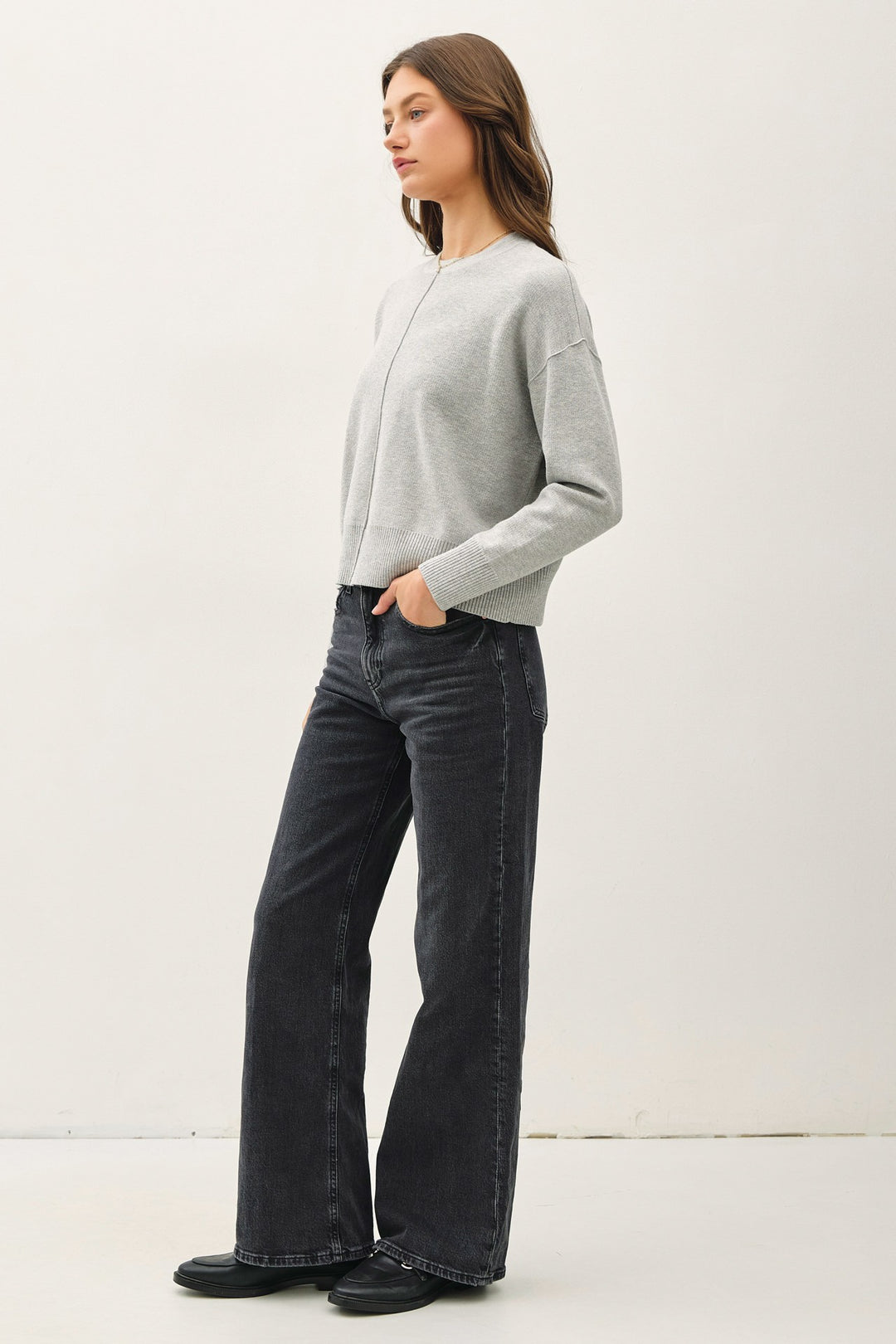 FRONT SEAM SWEATER