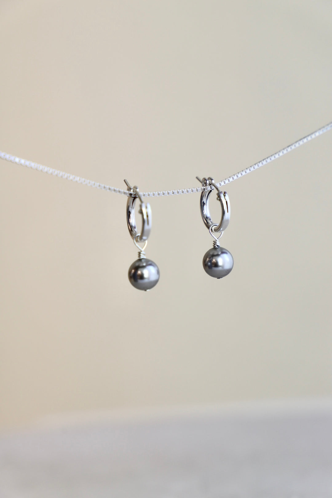 METALLIC SILVER PEARL AND HOOP EARRINGS