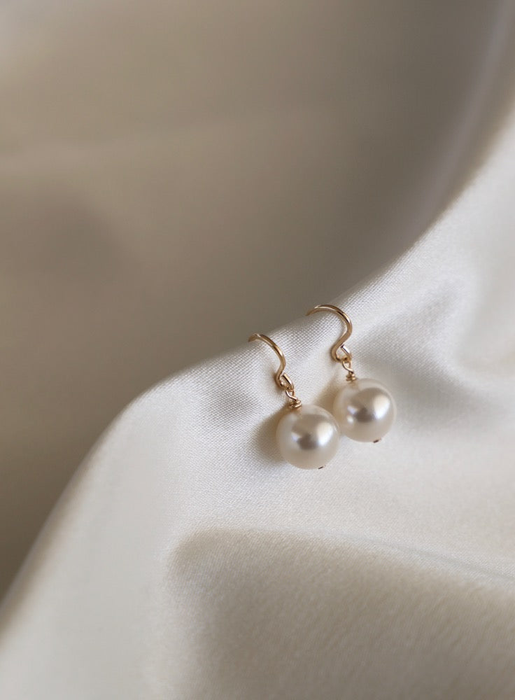 LARGE CLASSIC PEARL EARRING