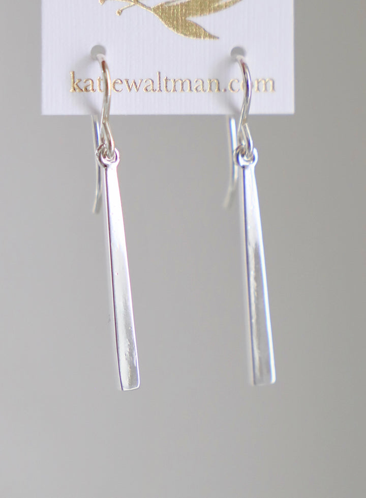 PETITE BAR EARRINGS