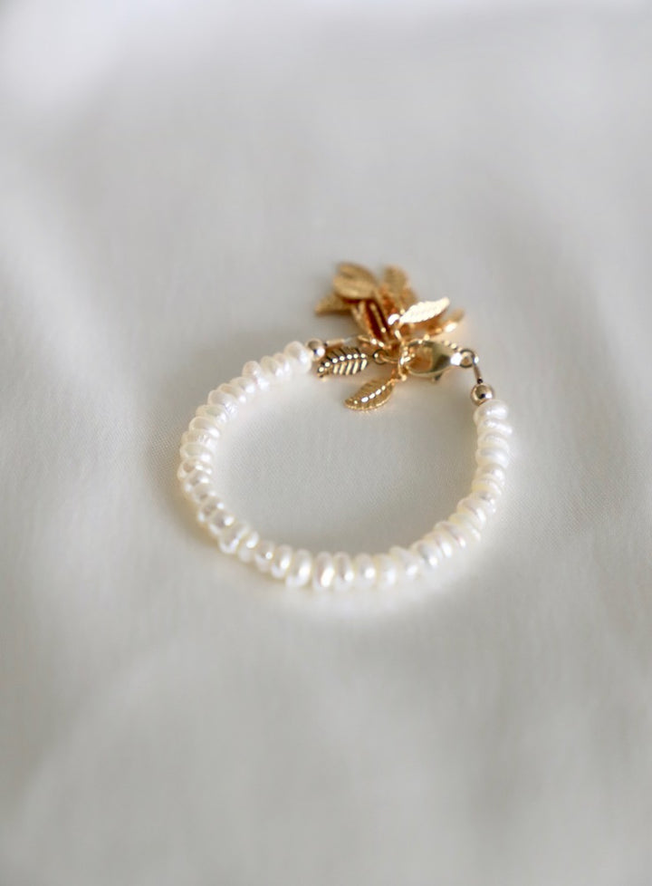 WHITE PEARL BABY BRACELET