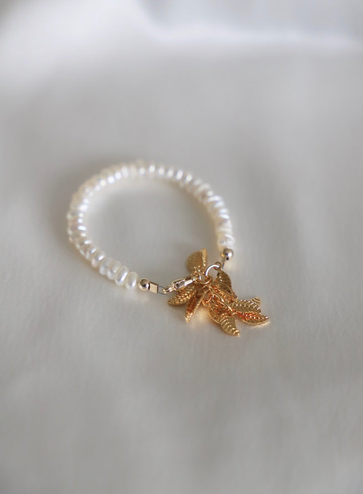 WHITE PEARL BABY BRACELET