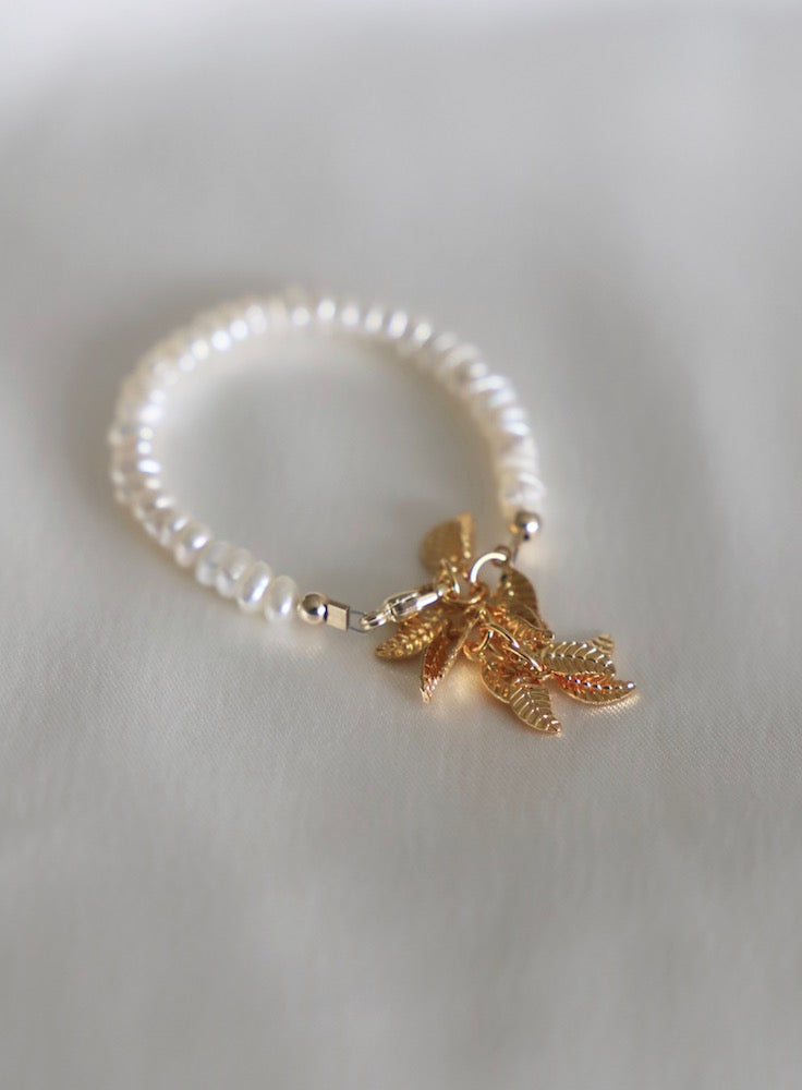 WHITE PEARL BABY BRACELET