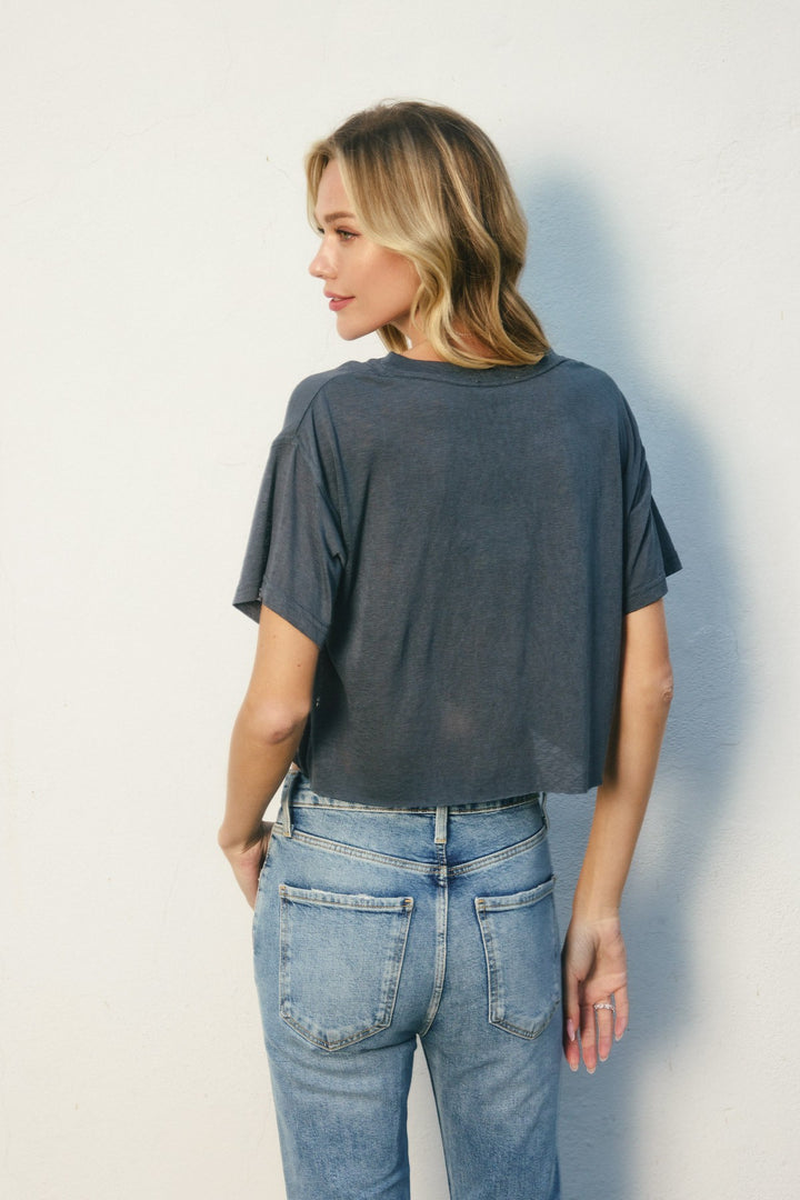 BREEZY CROPPED TEE